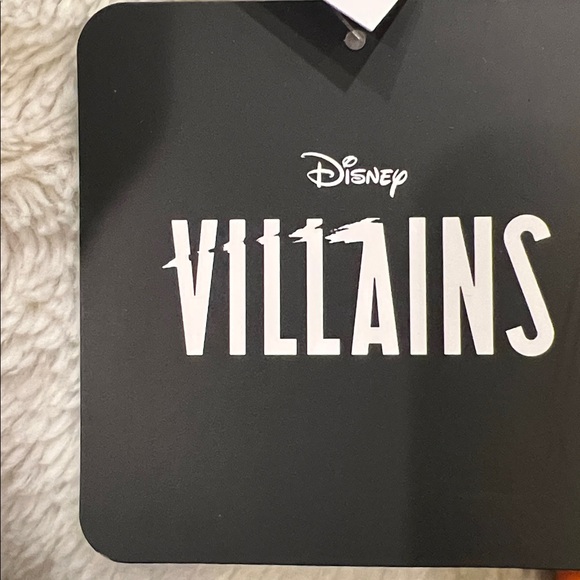 Disney Villains Scrubs Top New Medium - Picture 8 of 8